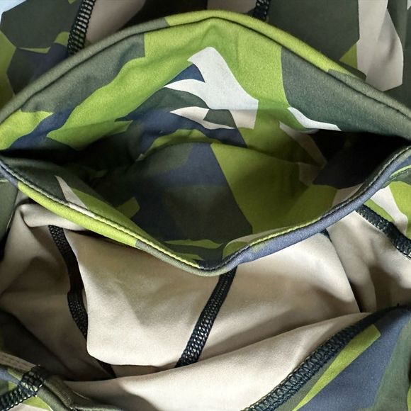 Camo High-Waisted Leggings - Picture 5 of 7